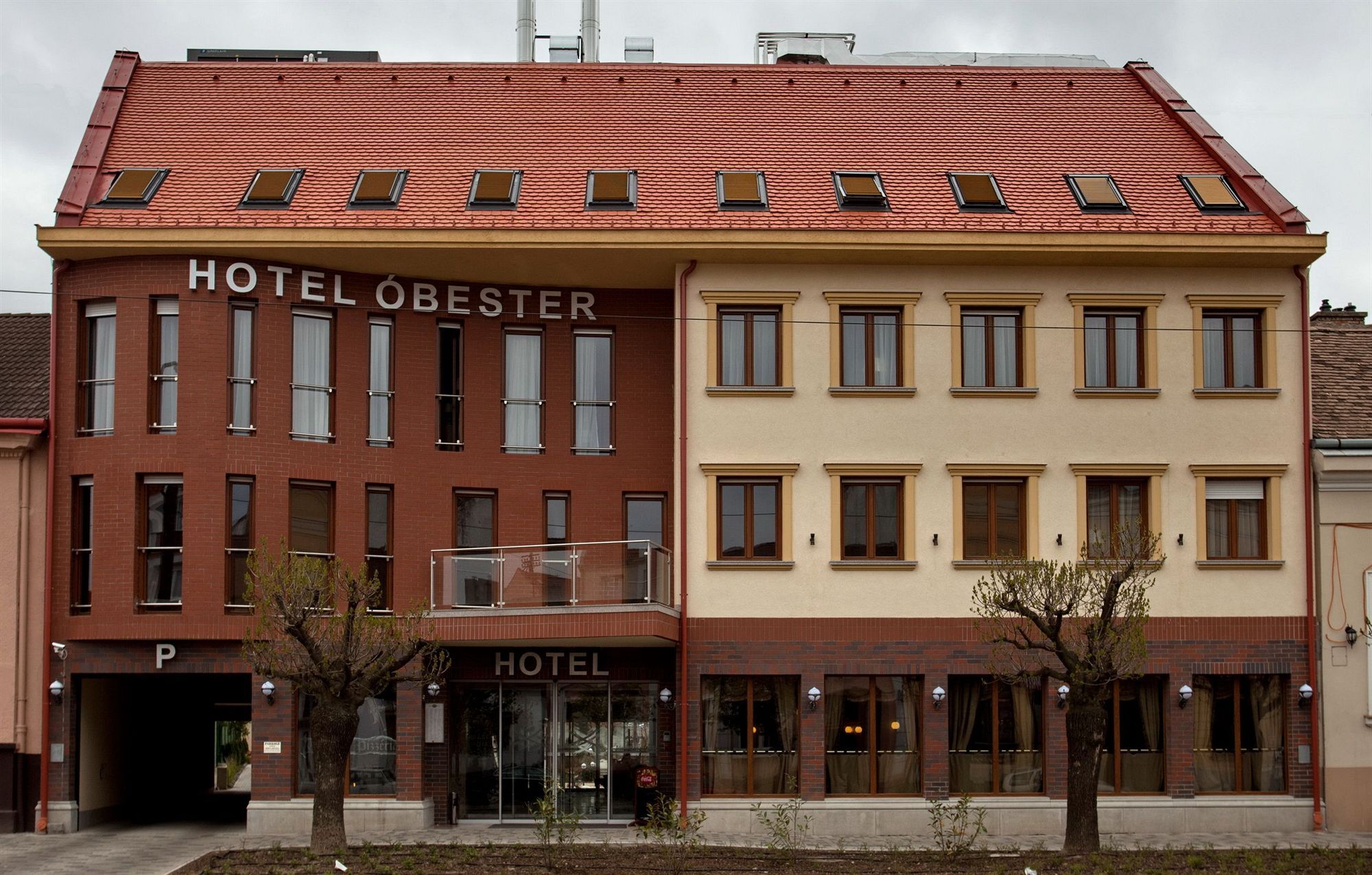 Hotel Obester Дебрецен Экстерьер фото